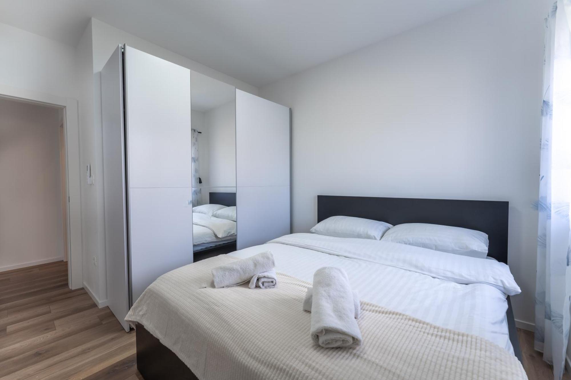Bernie Apartments With A Pool Zadar Exterior photo
