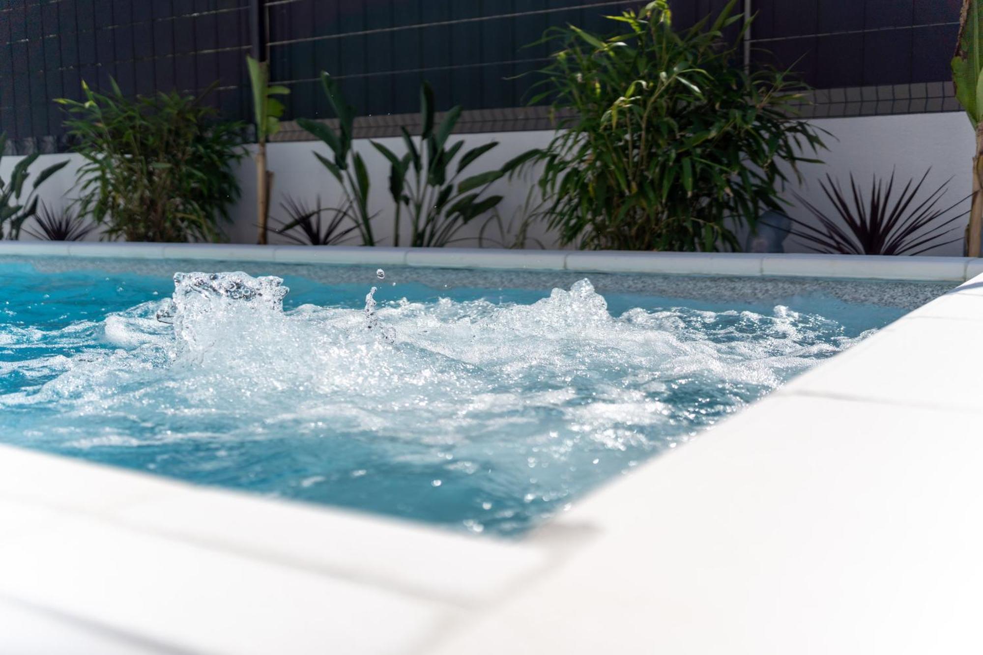 Bernie Apartments With A Pool Zadar Exterior photo