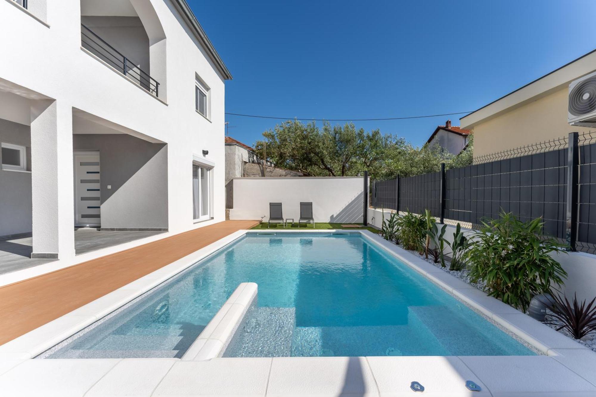 Bernie Apartments With A Pool Zadar Exterior photo